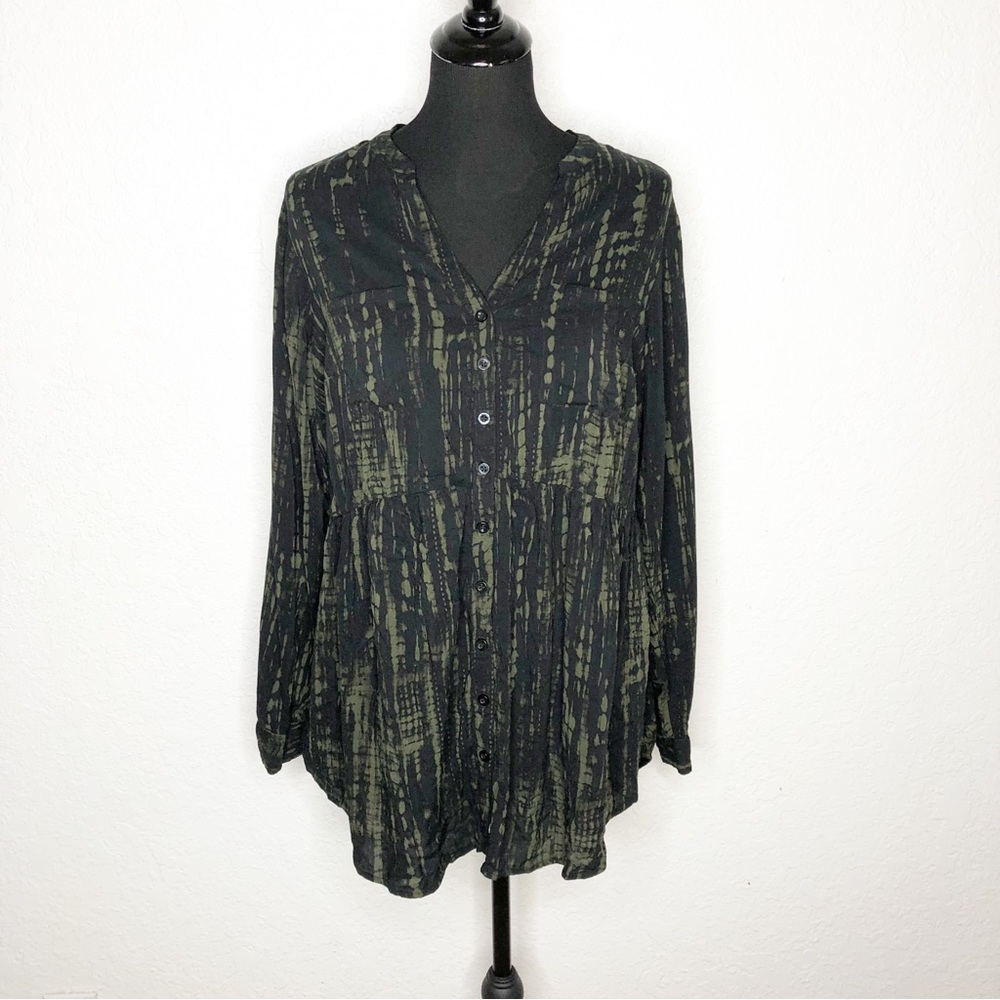 Torrid army green black button front v neck babydoll top size 1 or 1X